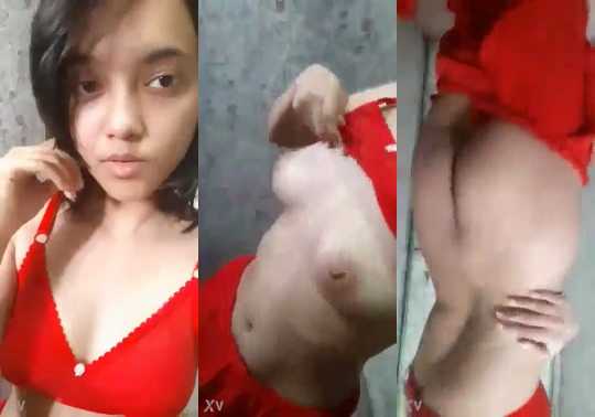 Beautiful showing girl small | bold scene